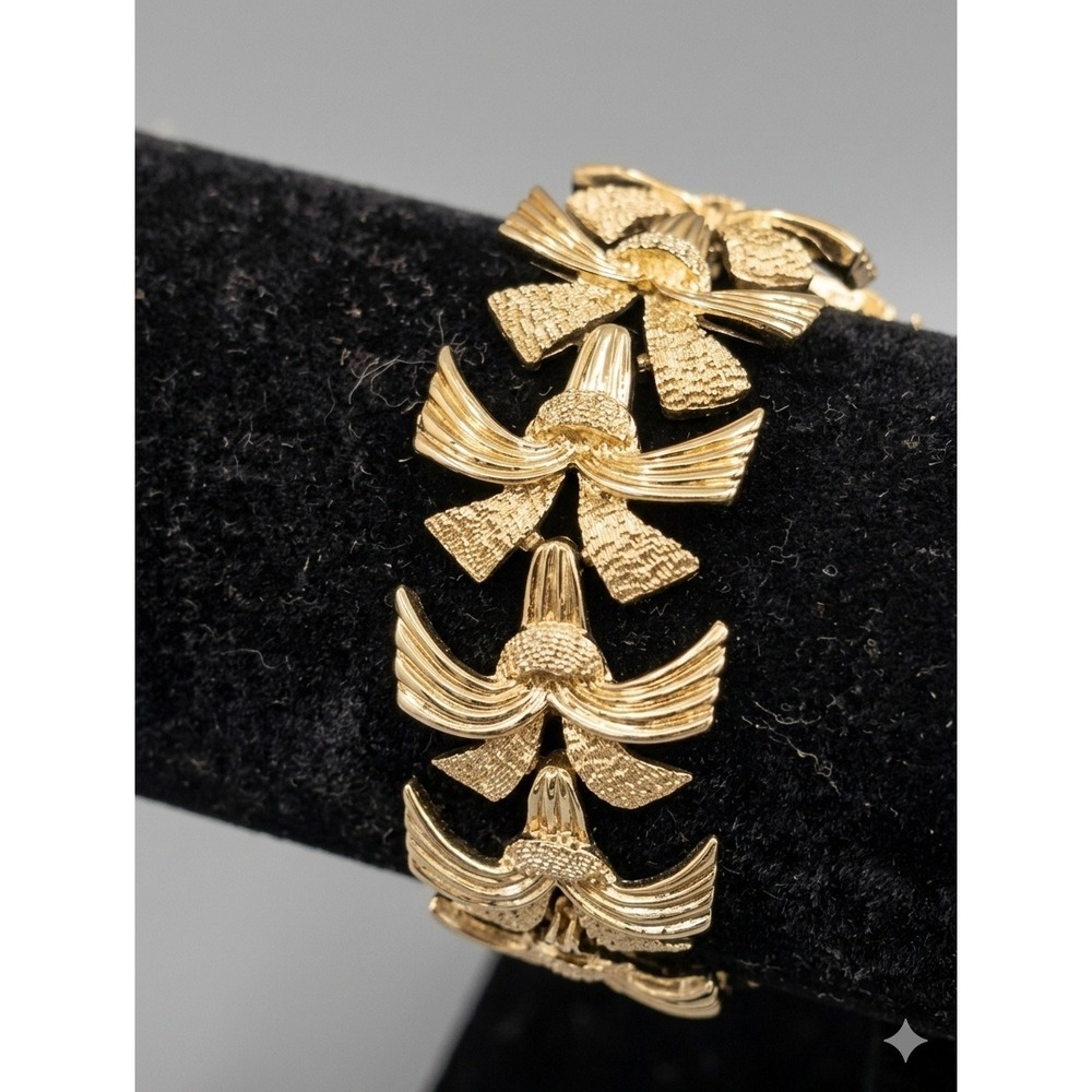 Marboux Marcel Boucher Vintage 1950s Gold Tone Rhinestone‎ Bow Link Bracelet 7in